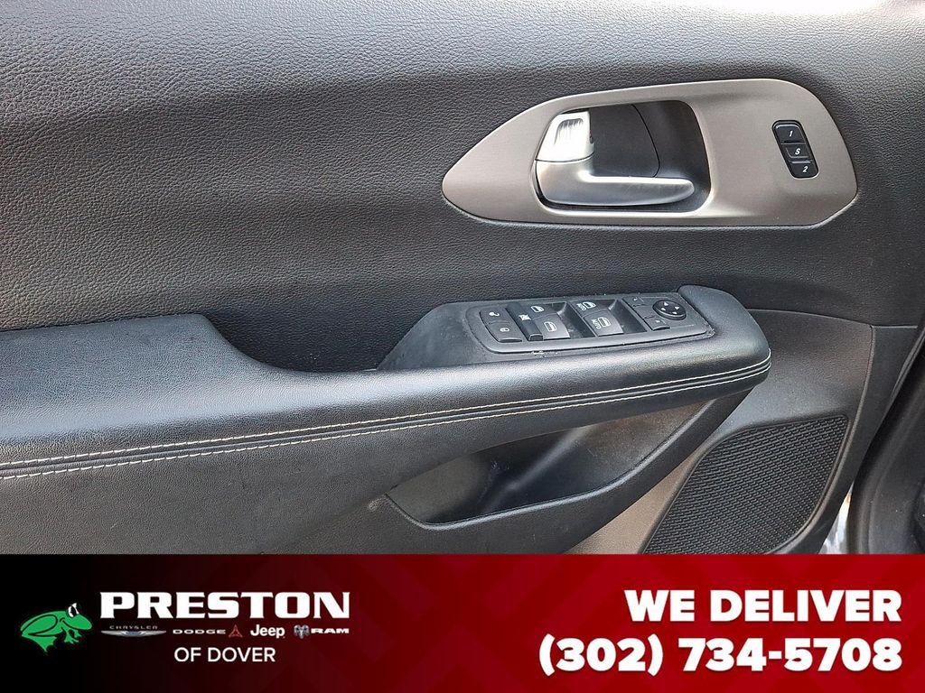 used 2020 Chrysler Pacifica car, priced at $19,995