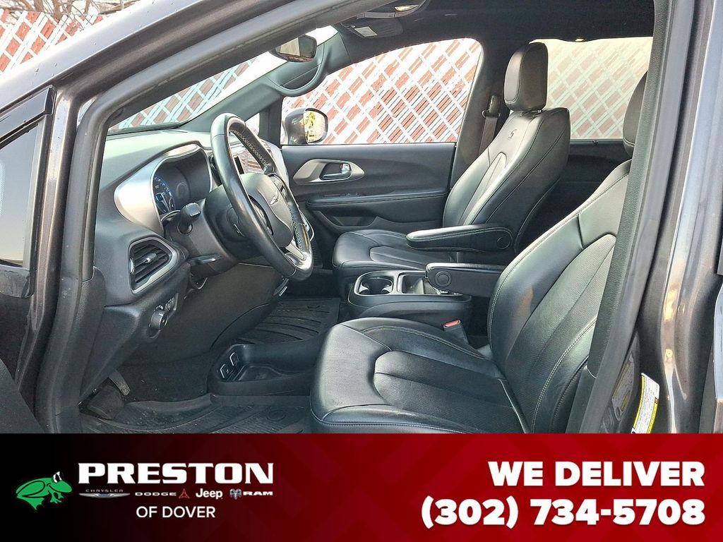 used 2020 Chrysler Pacifica car, priced at $19,995