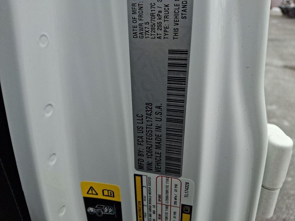 new 2026 Jeep Gladiator car, priced at $62,665