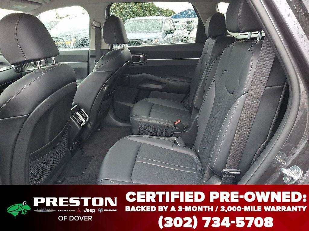 used 2023 Kia Sorento Hybrid car, priced at $28,899