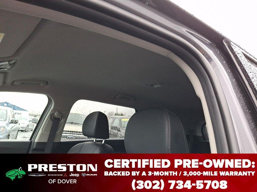 used 2023 Kia Sorento Hybrid car, priced at $28,899