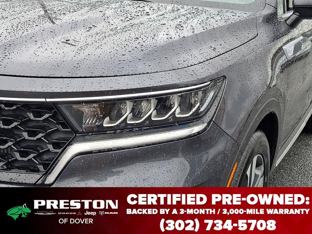 used 2023 Kia Sorento Hybrid car, priced at $28,899