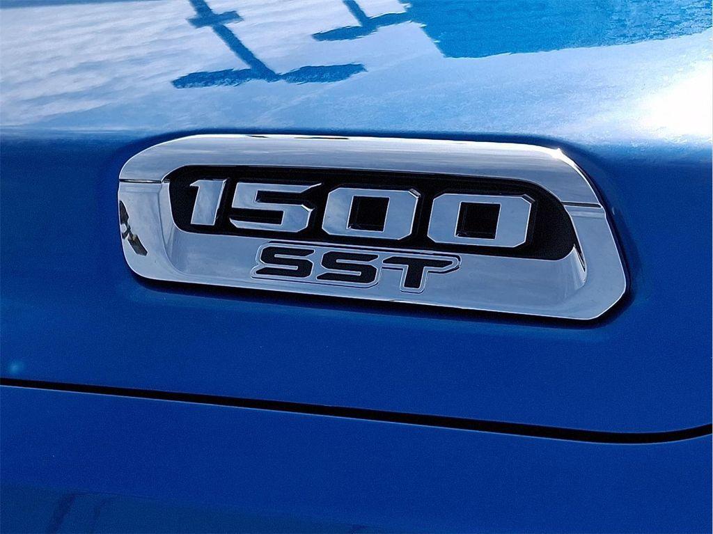 new 2025 Ram 1500 car, priced at $47,581
