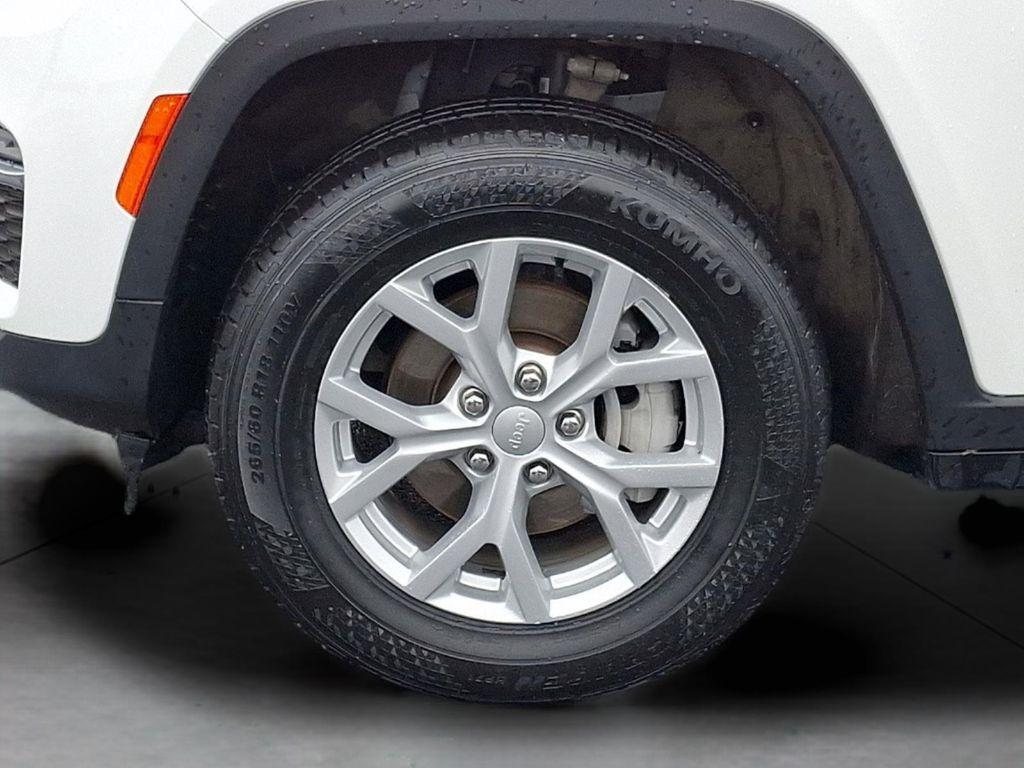 used 2024 Jeep Grand Cherokee car, priced at $28,000