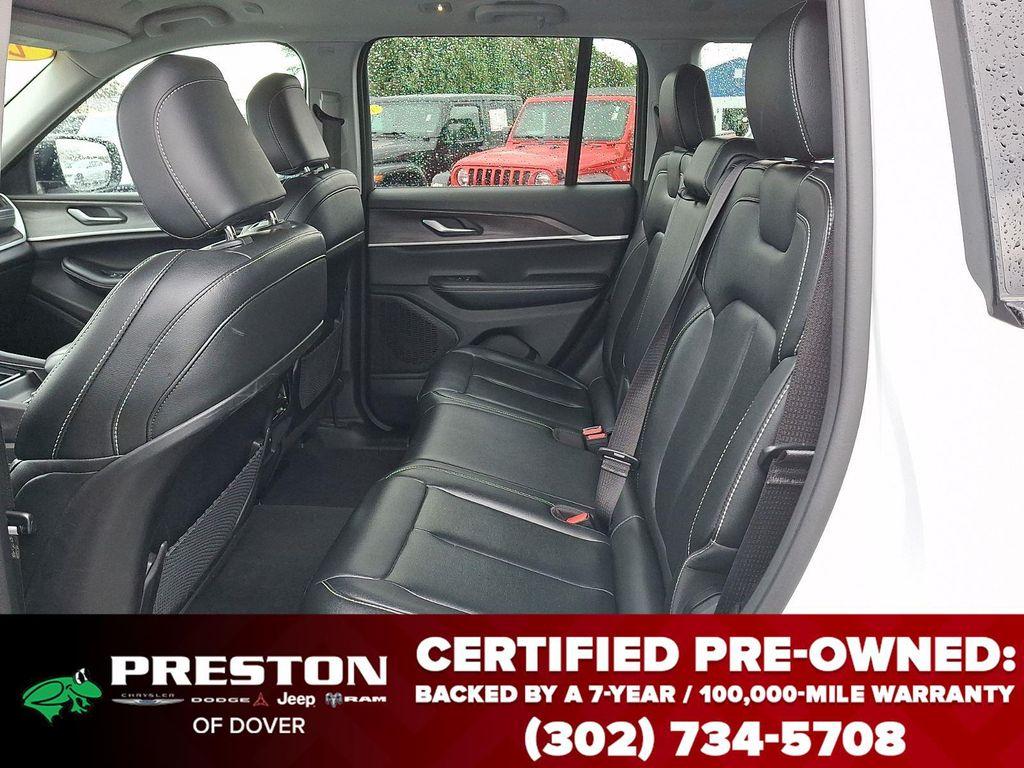 used 2024 Jeep Grand Cherokee car, priced at $32,895