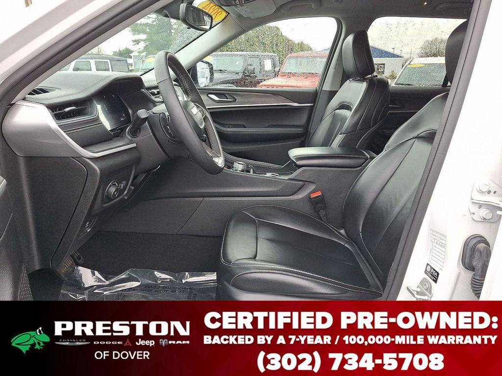 used 2024 Jeep Grand Cherokee car, priced at $32,895