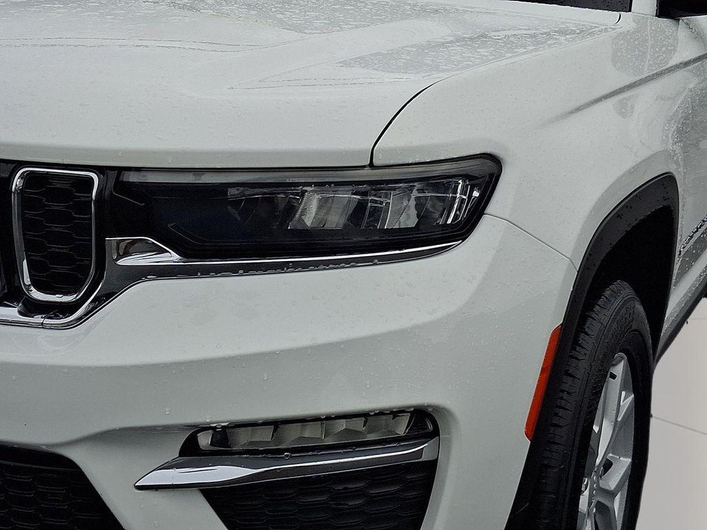 used 2024 Jeep Grand Cherokee car, priced at $28,000