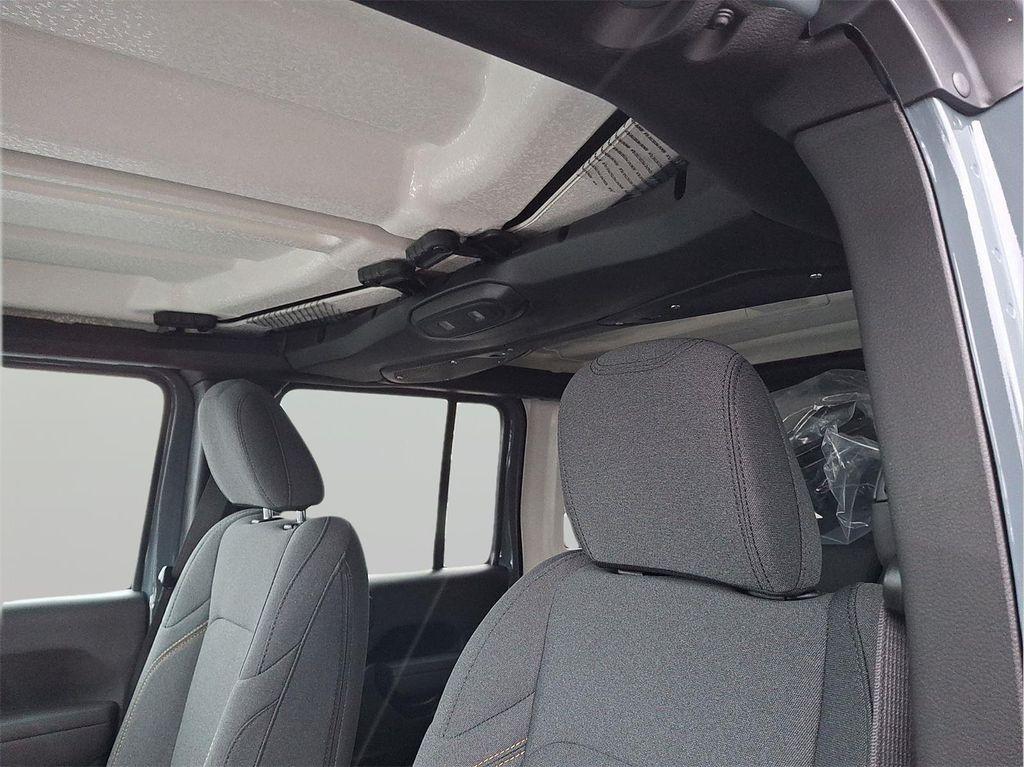 new 2026 Jeep Wrangler car, priced at $46,384