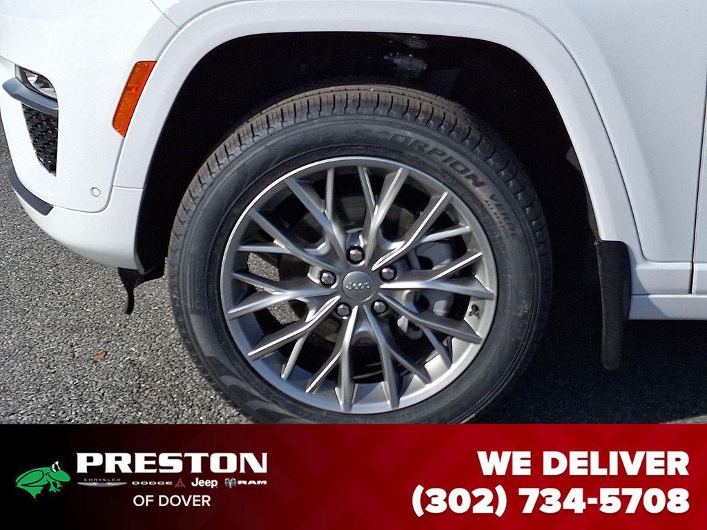 new 2025 Jeep Grand Cherokee car, priced at $54,735