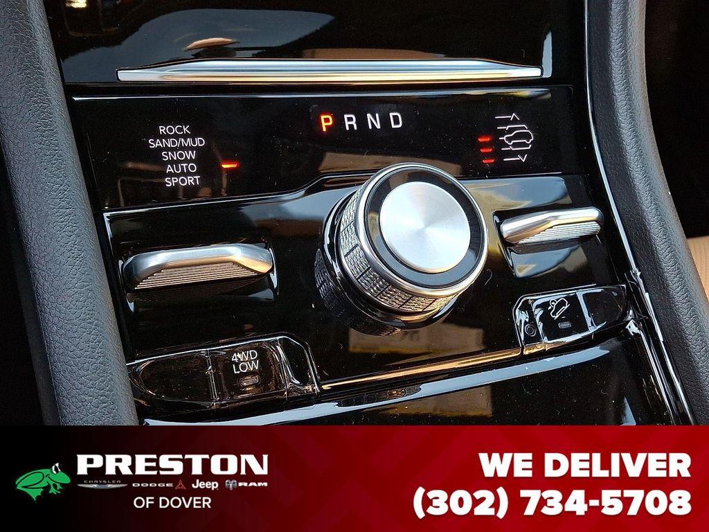 new 2025 Jeep Grand Cherokee car, priced at $54,735