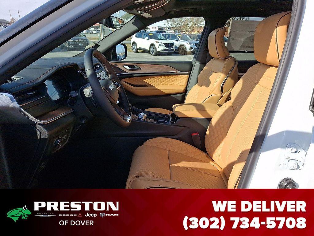 new 2025 Jeep Grand Cherokee car, priced at $54,735