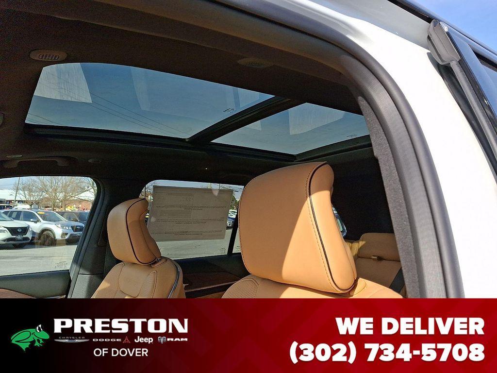 new 2025 Jeep Grand Cherokee car, priced at $54,735