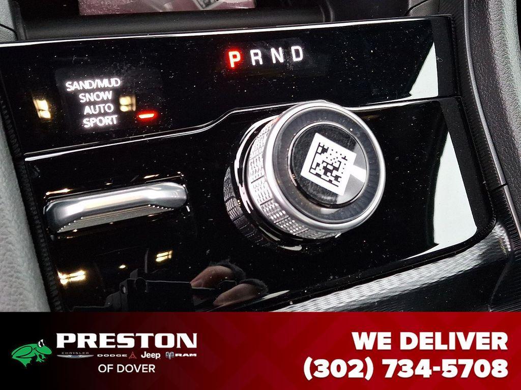 new 2025 Jeep Grand Cherokee car, priced at $48,415