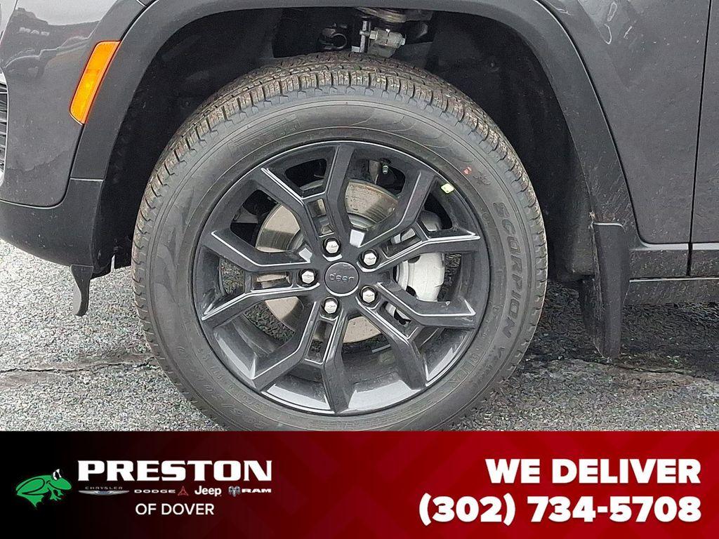 new 2025 Jeep Grand Cherokee car, priced at $48,415