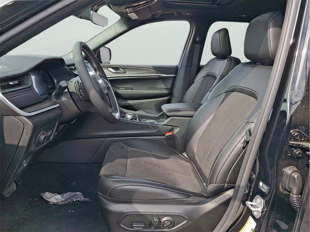 new 2026 Jeep Grand Cherokee car, priced at $45,264