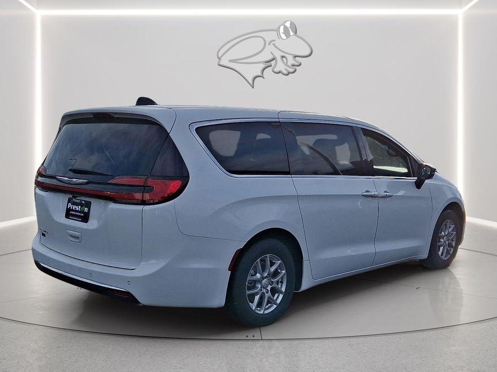 new 2026 Chrysler Pacifica car, priced at $41,434