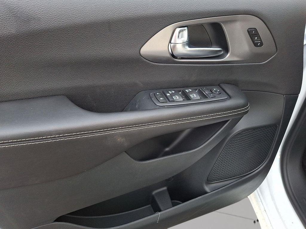 new 2026 Chrysler Pacifica car, priced at $41,679