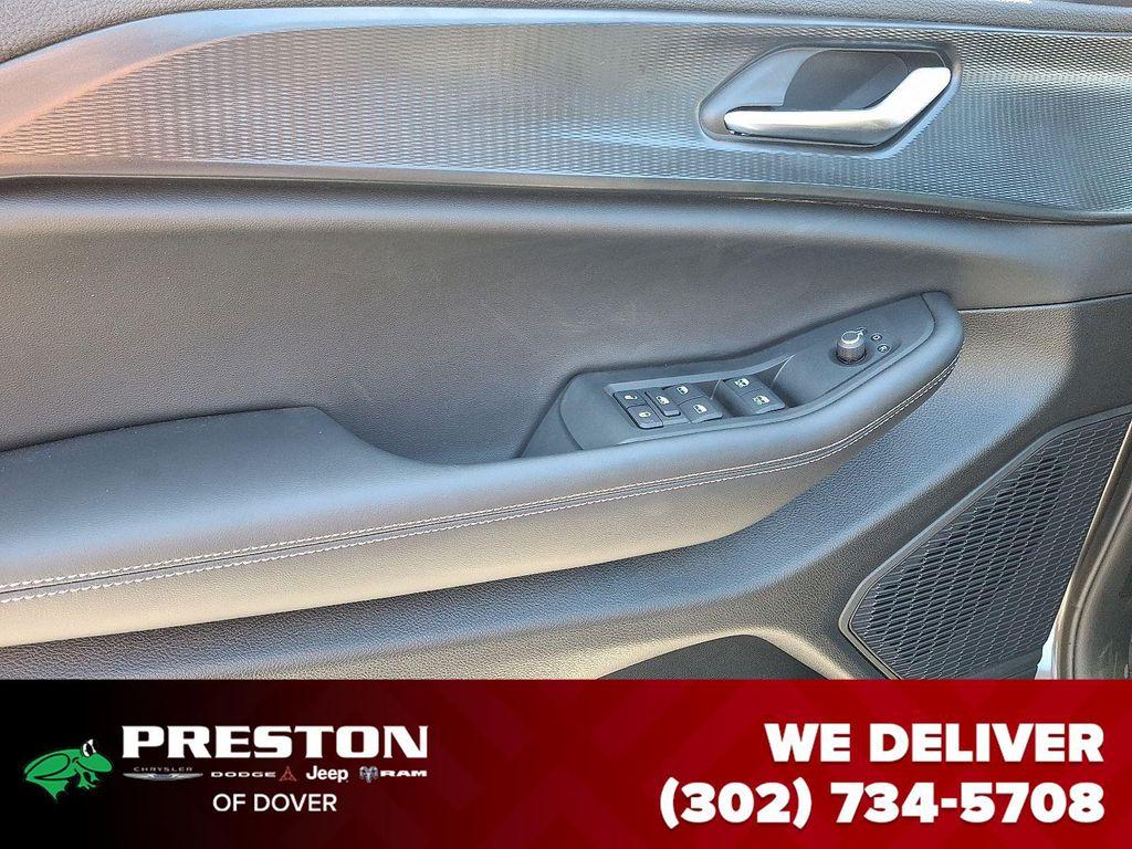 new 2025 Jeep Grand Cherokee L car, priced at $47,144
