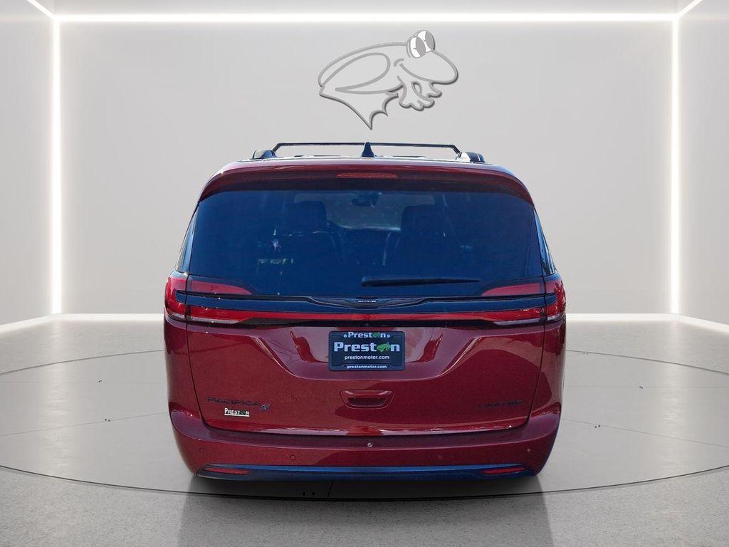 used 2025 Chrysler Pacifica car, priced at $35,500