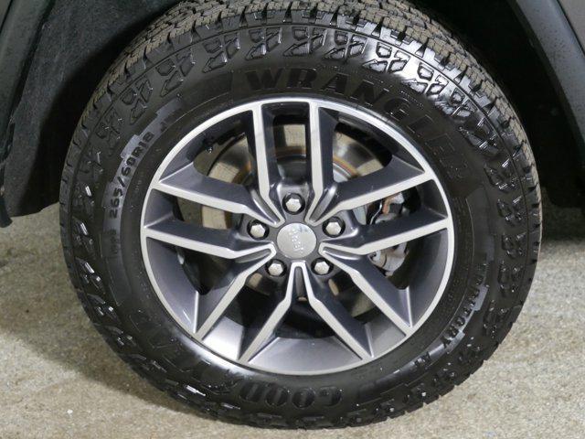 used 2017 Jeep Grand Cherokee car, priced at $14,997