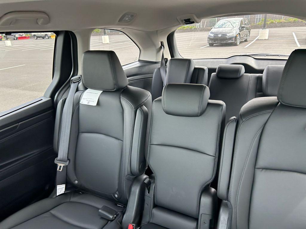 new 2026 Honda Odyssey car, priced at $45,330
