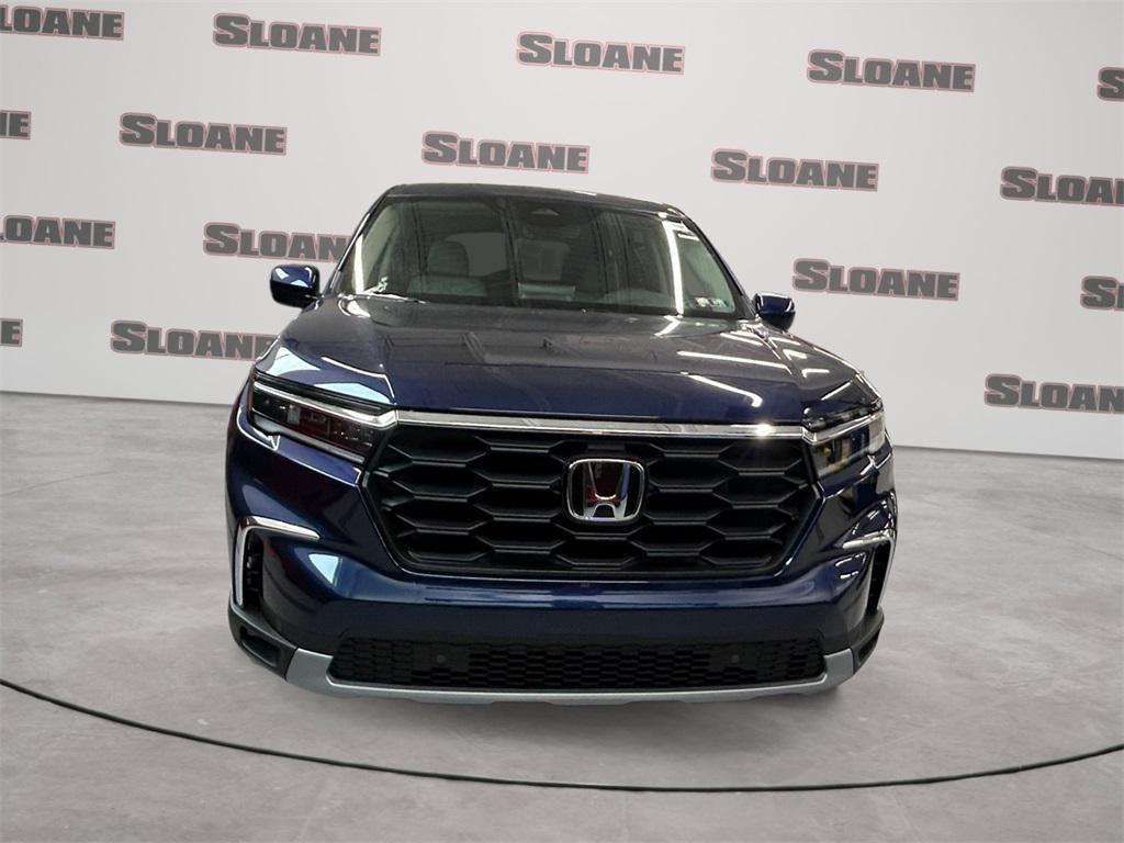 new 2025 Honda Pilot car, priced at $47,825