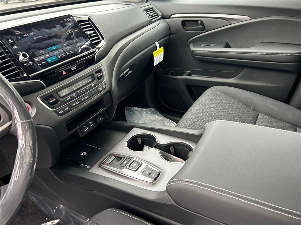 new 2025 Honda Ridgeline car, priced at $42,000