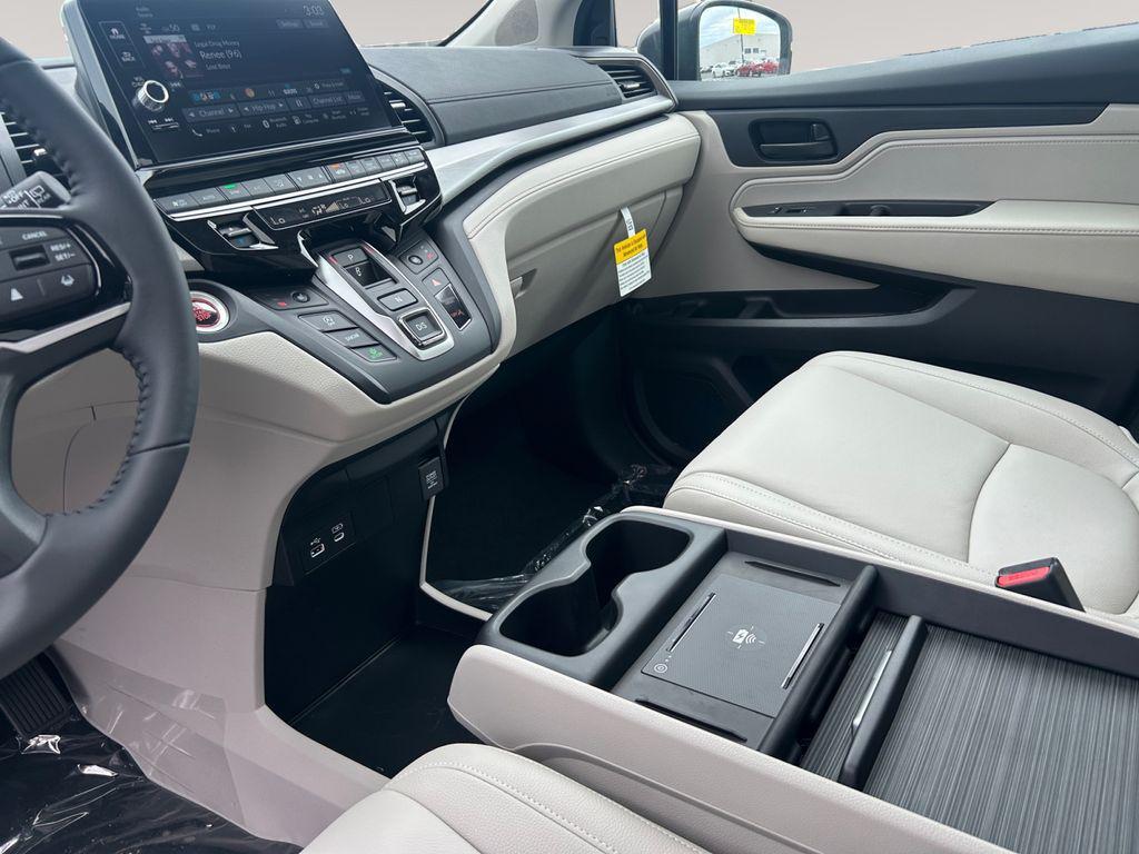 new 2026 Honda Odyssey car, priced at $44,290