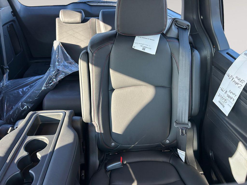 new 2026 Honda Odyssey car, priced at $45,390