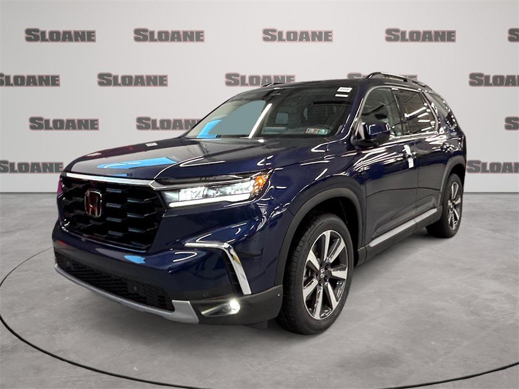 new 2025 Honda Pilot car, priced at $55,305