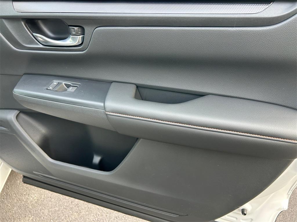 new 2026 Honda CR-V Hybrid car, priced at $40,705