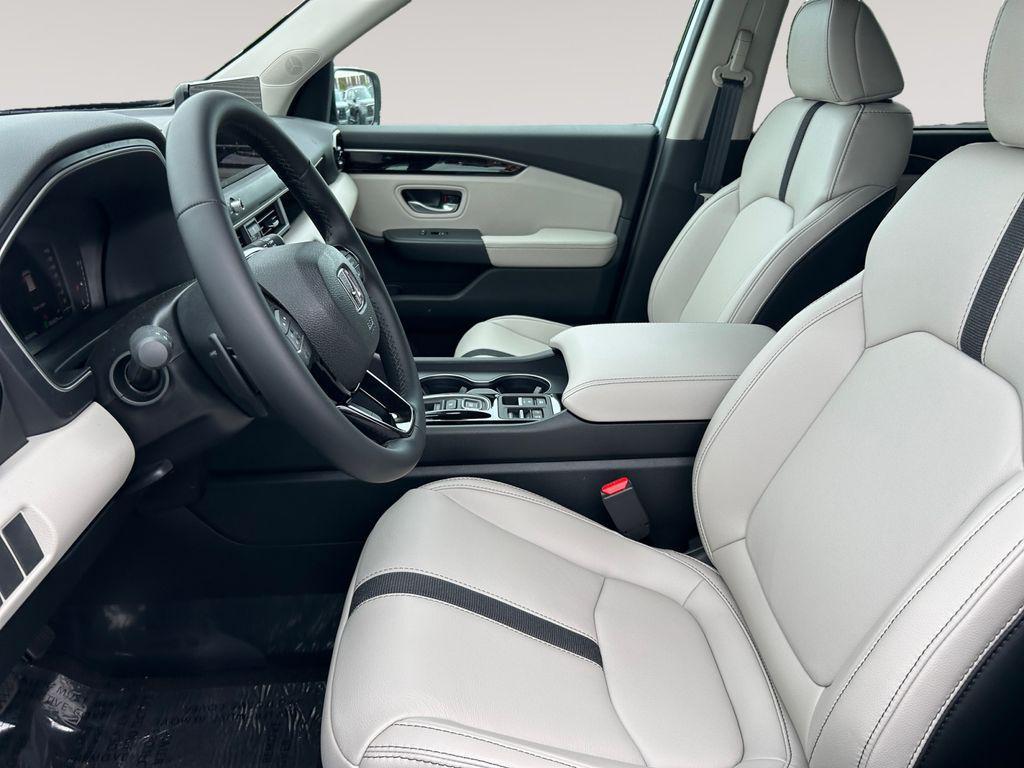 new 2026 Honda Pilot car, priced at $50,225
