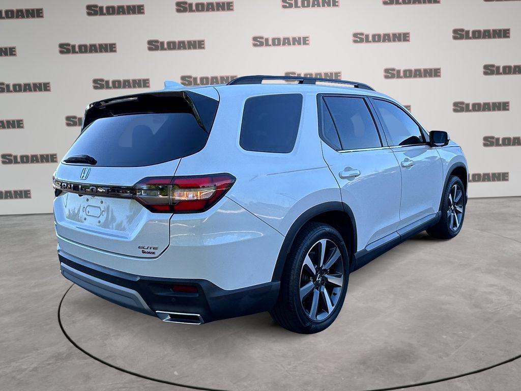 used 2023 Honda Pilot car, priced at $42,979