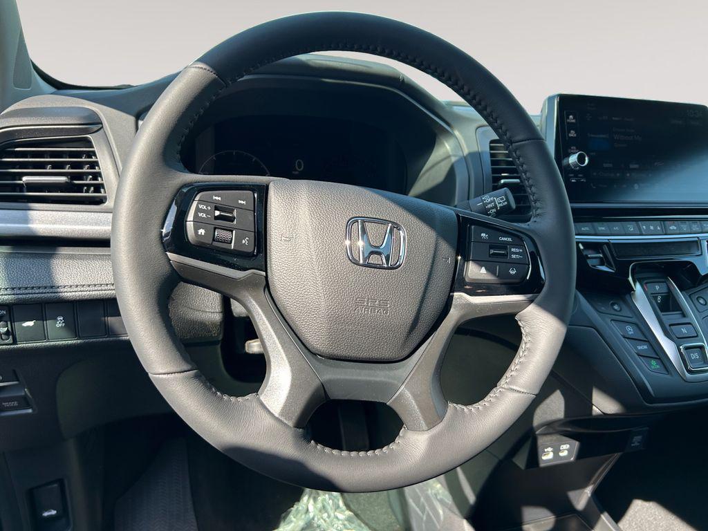 new 2026 Honda Odyssey car, priced at $45,685