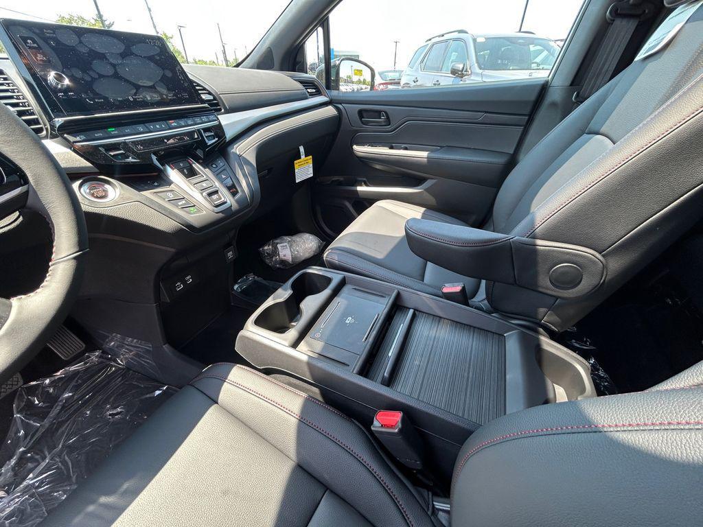 new 2026 Honda Odyssey car, priced at $46,335