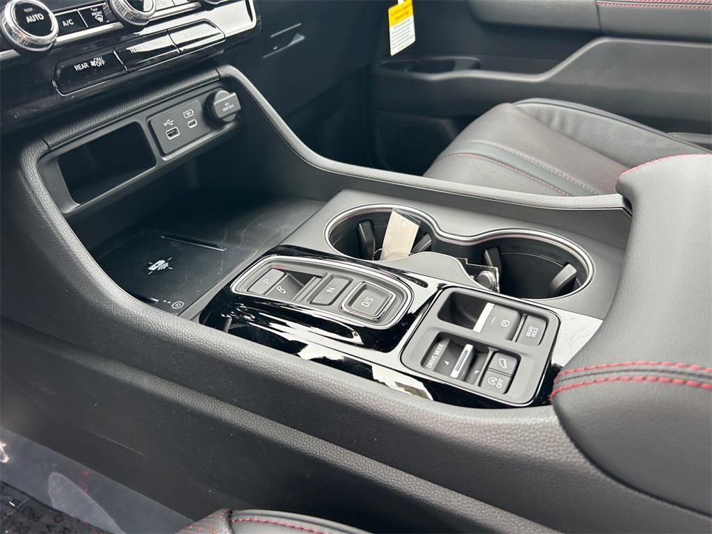 new 2025 Honda Pilot car, priced at $56,075