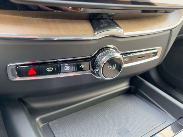 new 2026 Volvo XC60 Plug-In Hybrid car, priced at $66,629