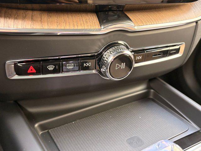 new 2026 Volvo XC60 Plug-In Hybrid car, priced at $69,405