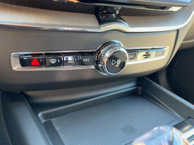 new 2026 Volvo XC60 car, priced at $58,435