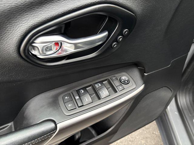 used 2021 Jeep Cherokee car, priced at $19,992