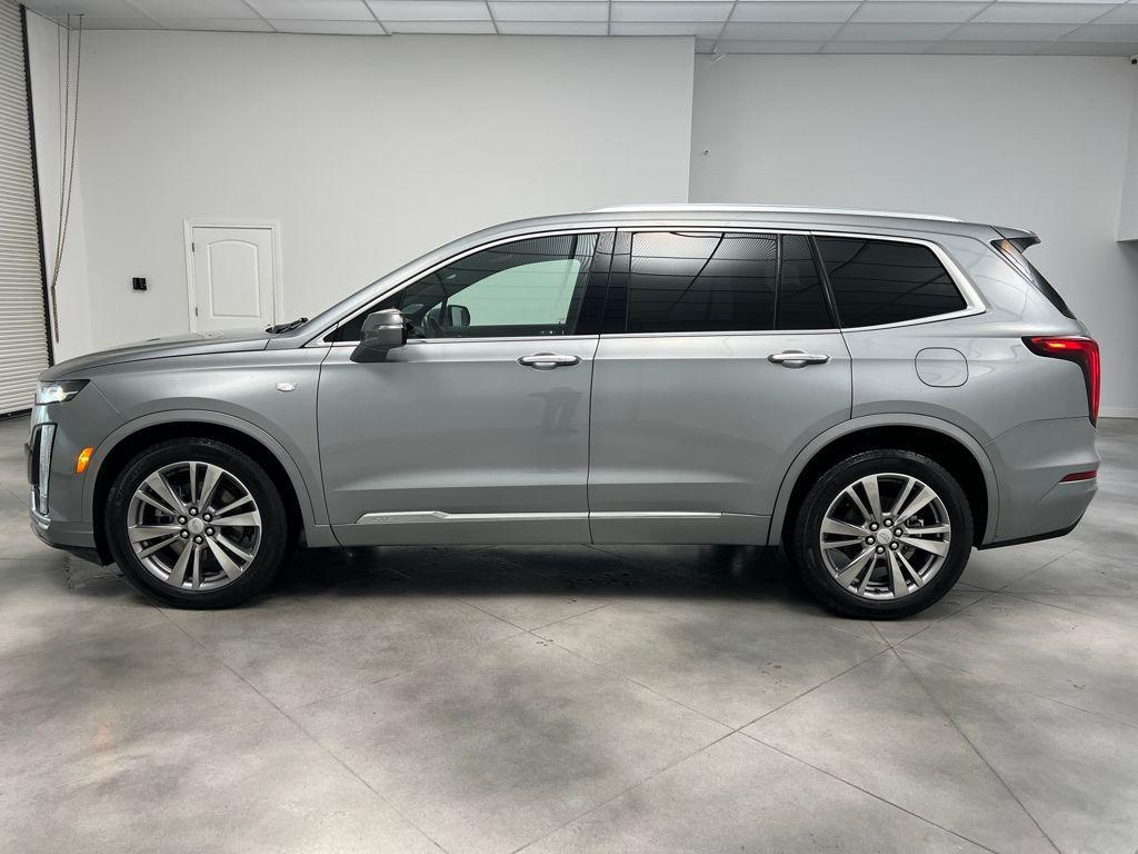used 2025 Cadillac XT6 car, priced at $40,689