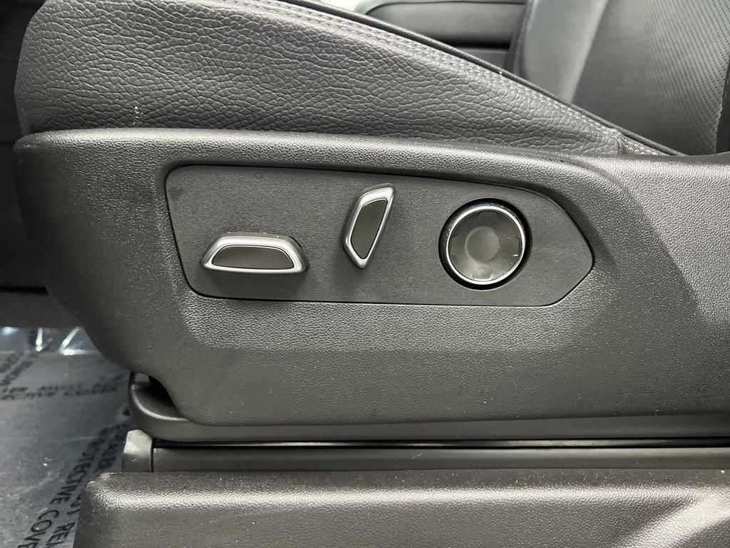 used 2025 GMC Yukon car, priced at $68,390