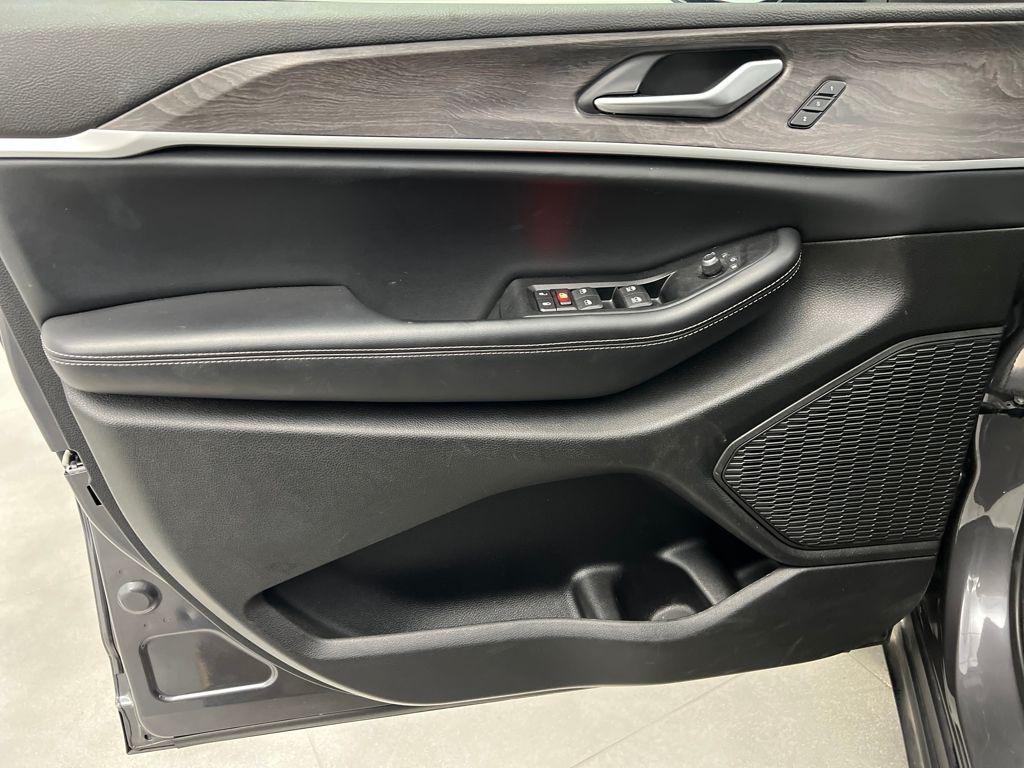 used 2024 Jeep Grand Cherokee L car, priced at $31,970