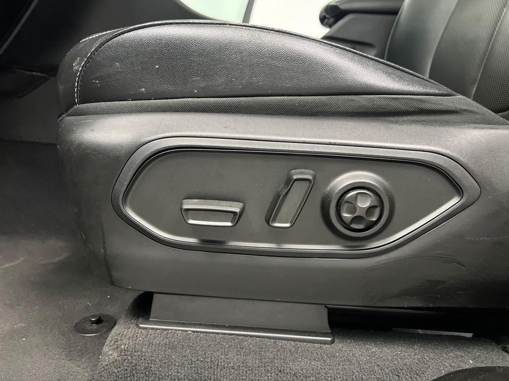 used 2024 Jeep Grand Cherokee L car, priced at $31,970