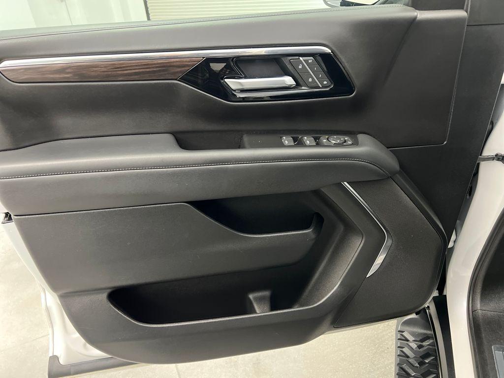 used 2025 Chevrolet Tahoe car, priced at $68,584