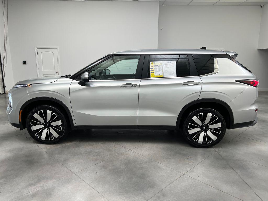 used 2025 Mitsubishi Outlander car, priced at $25,589