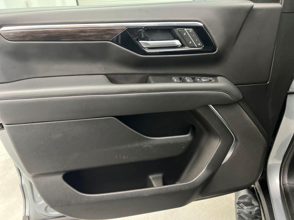 used 2025 Chevrolet Tahoe car, priced at $67,989