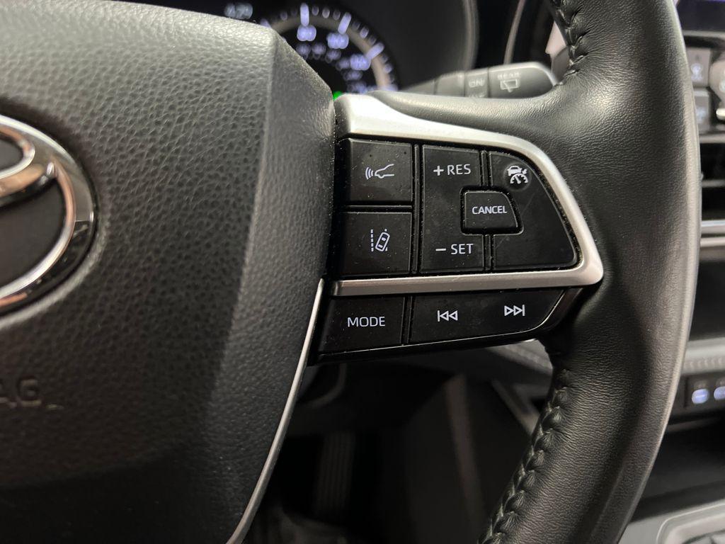 2023 Wind Chill Pearl Toyota Highlander