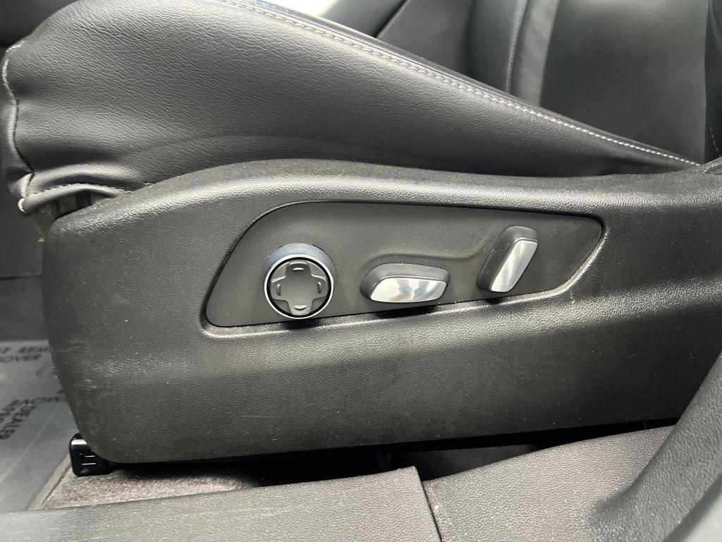 used 2024 Cadillac XT4 car, priced at $27,597