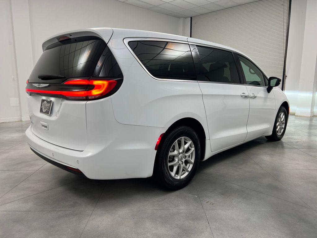 used 2024 Chrysler Pacifica car, priced at $31,389
